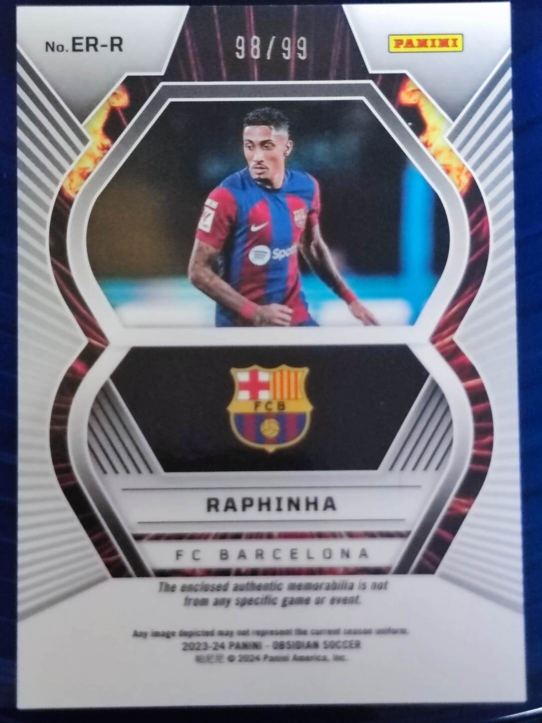 PANINI OBSIDIAN 2023/2024 RAPHINHA ERUPTION PARCHE NºER-R NUMERADO /99
