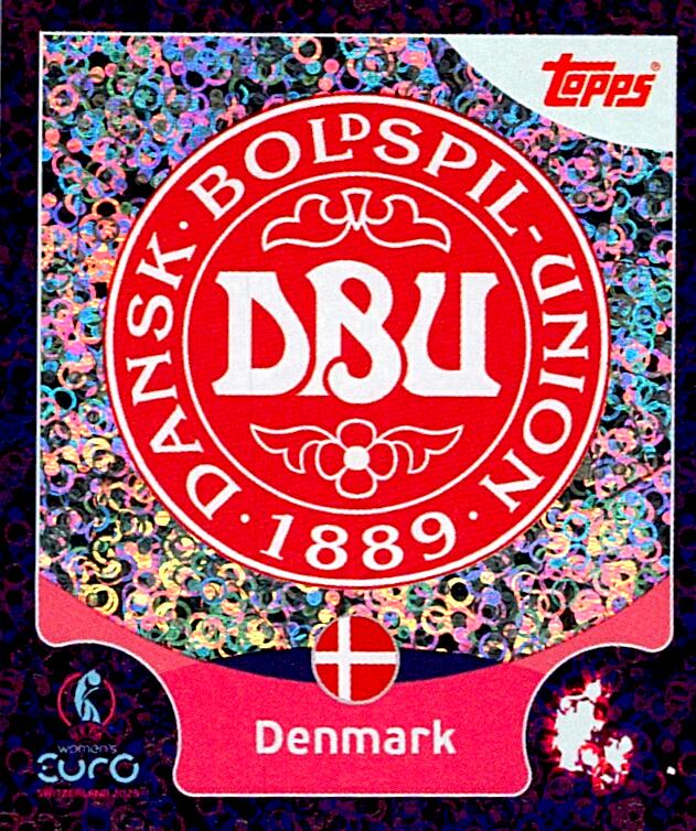 TOPPS WOMEN´S EURO SWITZERLAND 2025 ESCUDO DENMARK Nº8